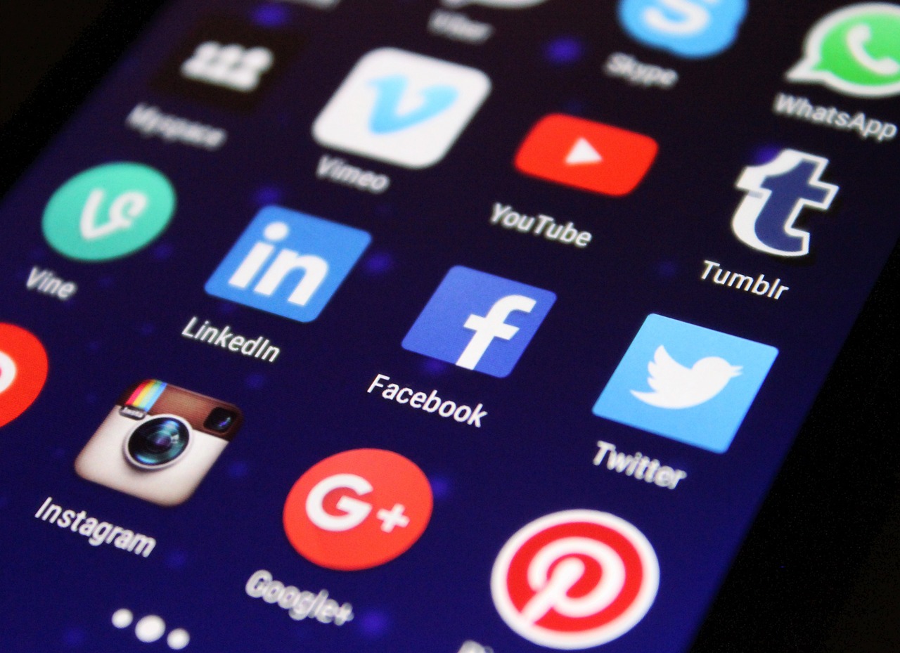 entdecken sie die neuesten trends und entwicklungen in den medien. erfahren sie, wie medien unser tägliches leben beeinflussen und welche innovativen formate die branche revolutionieren. bleiben sie informiert über nachrichten, unterhaltung und die digitale welt.