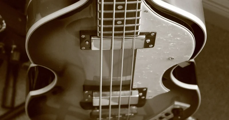 Wie heißen die Mitglieder der Beatles – und welche Instrumente spielten sie?