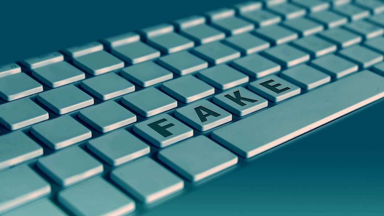entdecken sie, wie sie gefälschte bewertungen erkennen und vermeiden können. erfahren sie mehr über die risiken und tipps zum sicheren online-einkauf.