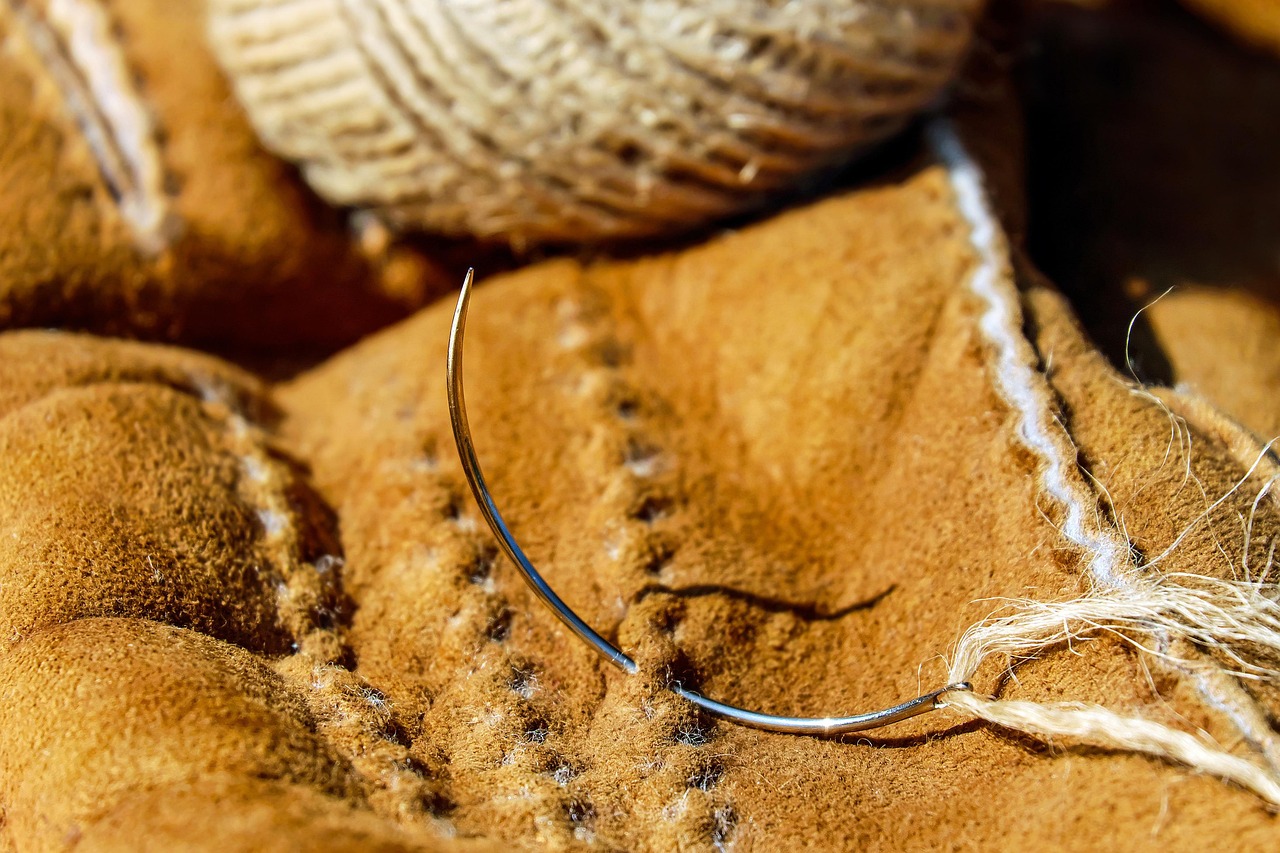 entdecken sie effektive lederpflege-tipps und hochwertige produkte, um ihre lederwaren geschmeidig, glänzend und langlebig zu erhalten. perfekte pflegeroutine für taschen, schuhe und möbel.
